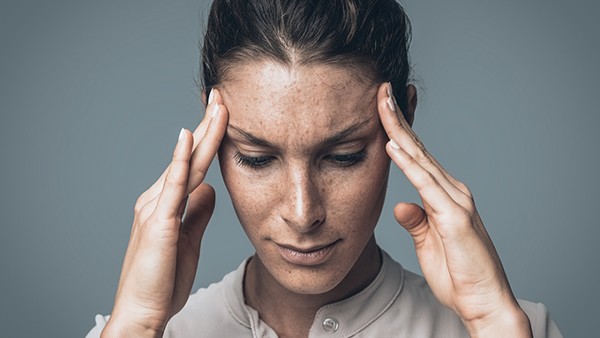 女性不孕症的症状是什么？女性不孕患者应该如何饮食？