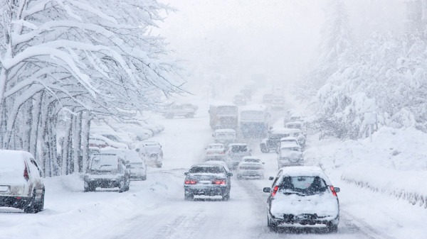 全国多地迎入秋后首场降雪 台风圆规也使得冷空气倾巢而出